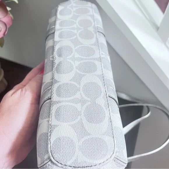 Coach Signature Peyton Heritage Tote Lt Denim Silver Leather Accent EUC COA - Picture 5 of 12